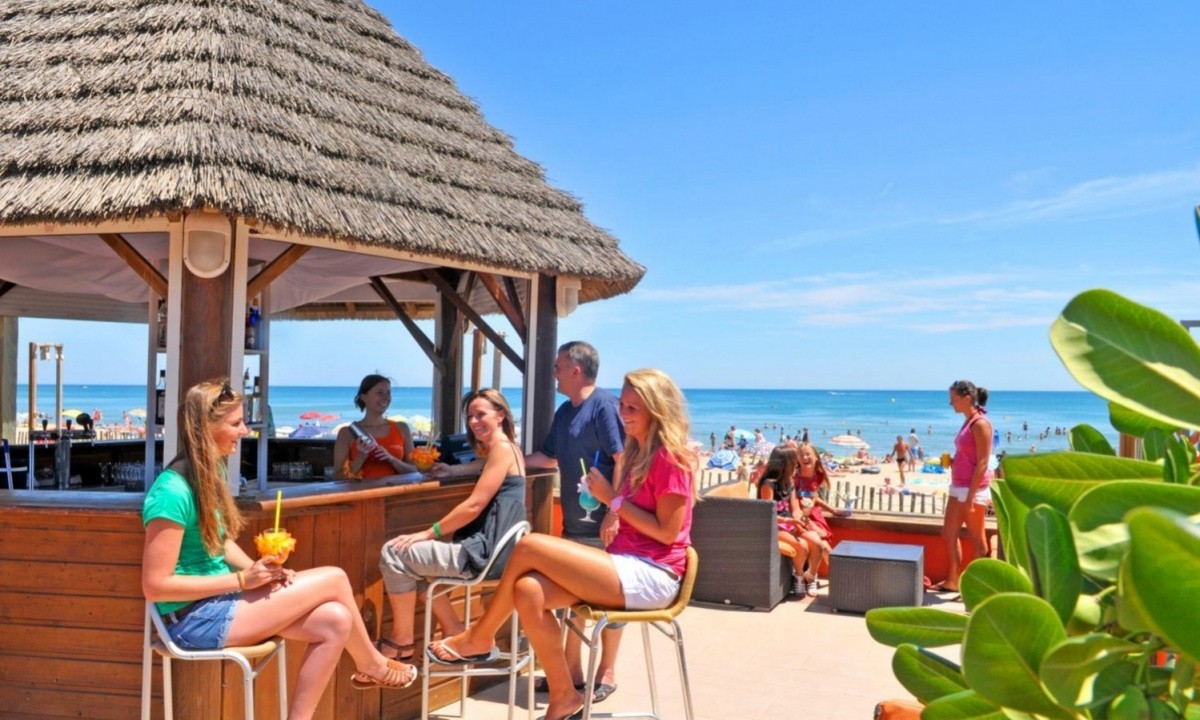Camping-Nouvelle-Floride-strandbar Camping-Nouvelle-Floride-strandbar