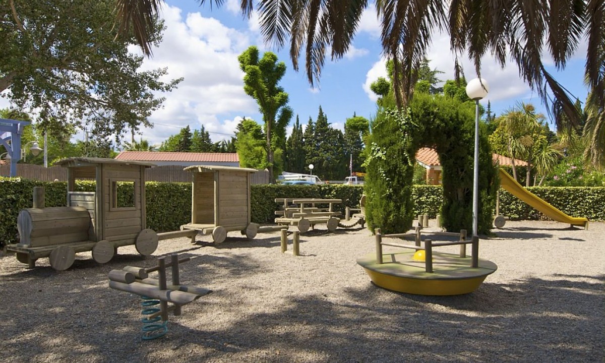 Camping-Les-jardins-Catalans-speeltrein Camping-Les-jardins-Catalans-speeltrein