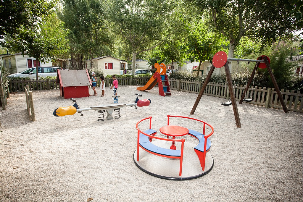 Camping-Les-Sablines-speeltuin Camping-Les-Sablines-speeltuin