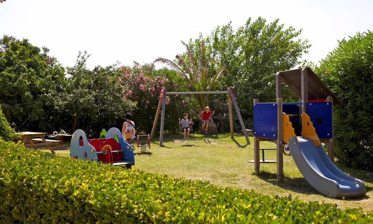 Camping-Les-Jardins-d-Elsa-speeltuin Camping-Les-Jardins-d-Elsa-speeltuin
