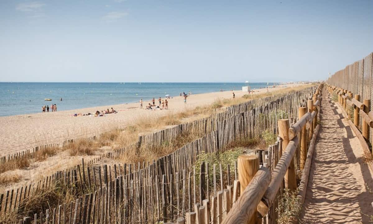 Camping-La-Plage-et-le-Bord-de-mer-pad Camping-La-Plage-et-le-Bord-de-mer-pad