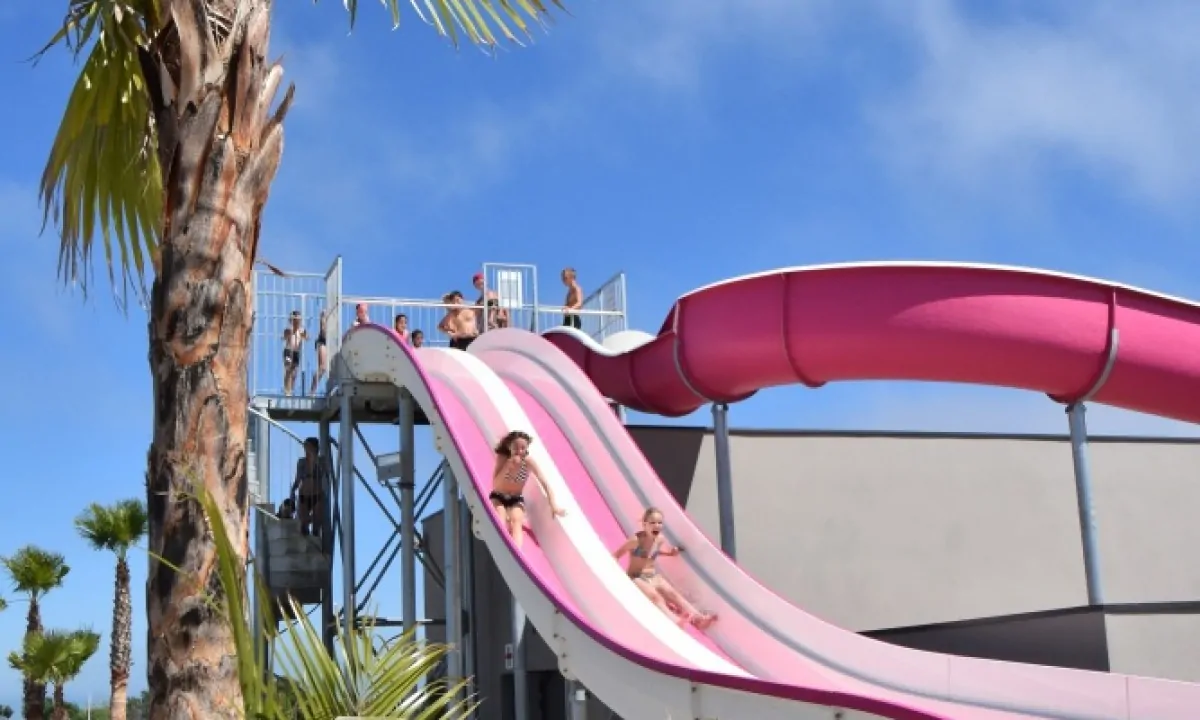 Camping-Mas-des-Lavandes-glijbaan Camping-Mas-des-Lavandes-glijbaan