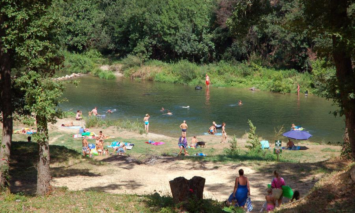 Camping La Valle Verte in La Roque-sur-Cze, Okzitanien, Frankreich