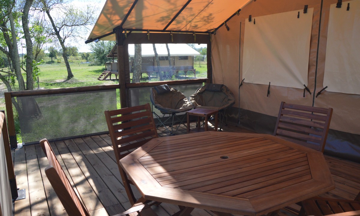 Camping-Le-Mas-des-Chênes-lodgetent-2 Camping-Le-Mas-des-Chênes-lodgetent-2