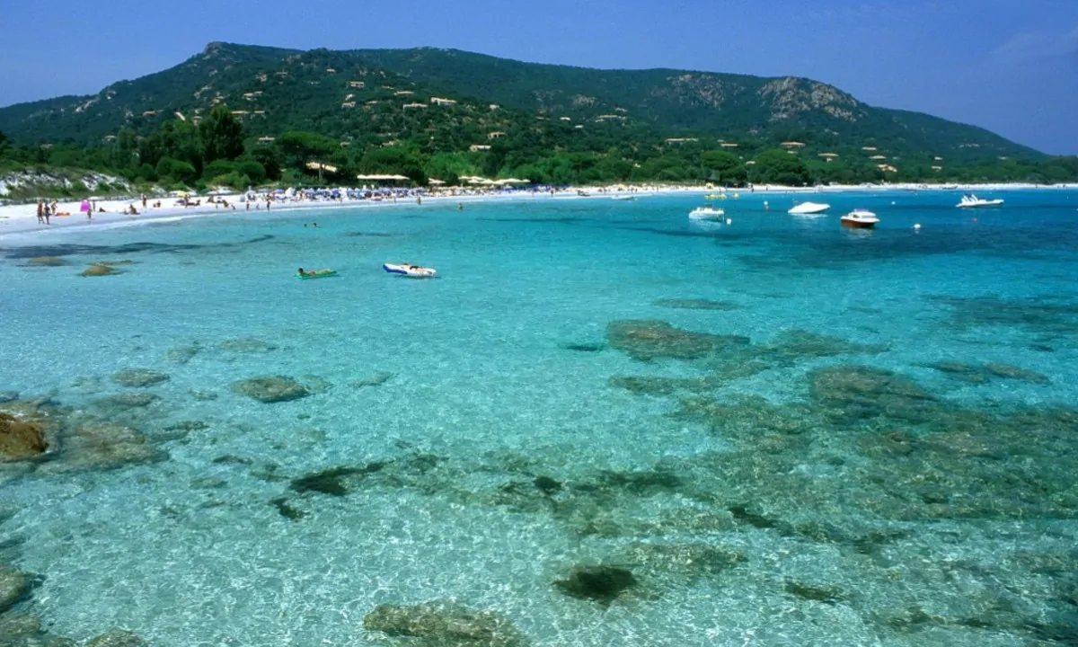 Camping-Acqua-e-Sole-Corsica-zee Camping-Acqua-e-Sole-Corsica-zee
