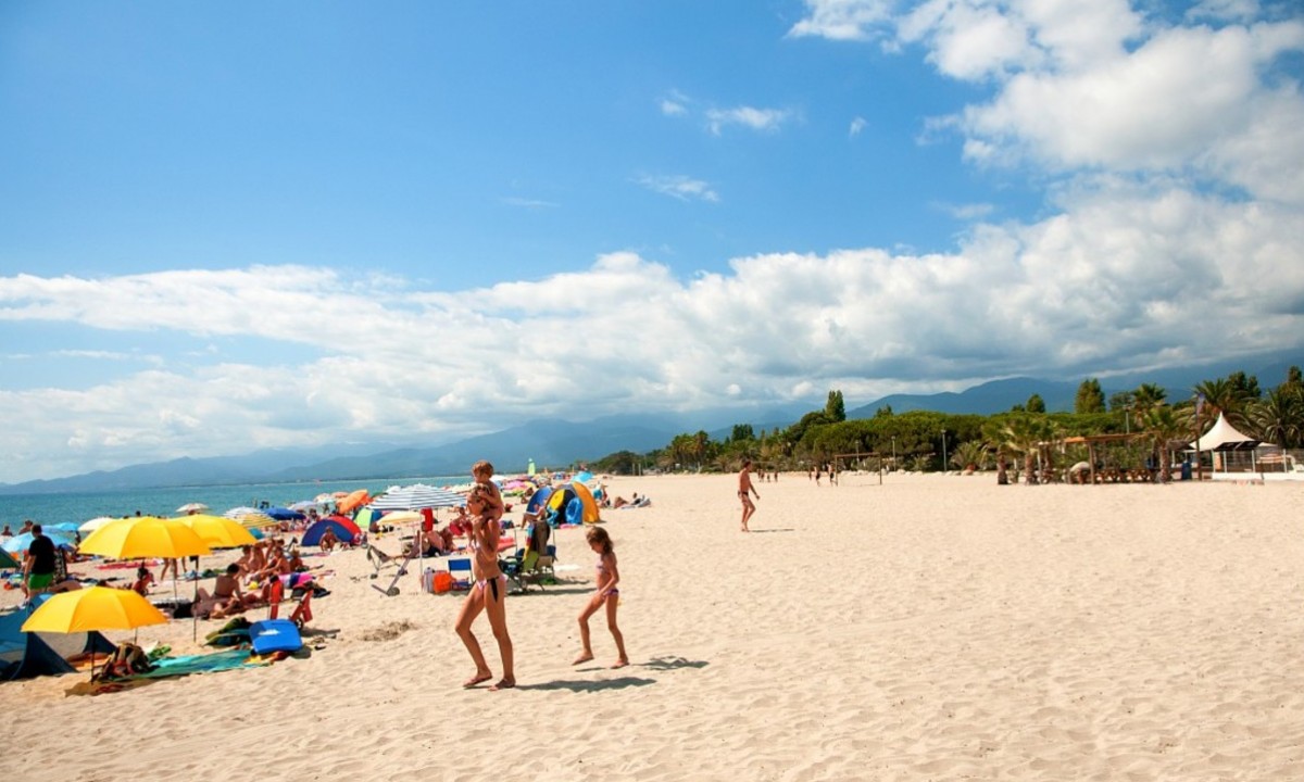 Camping-Marina-d-Erba-Rossa-strand Camping-Marina-d-Erba-Rossa-strand