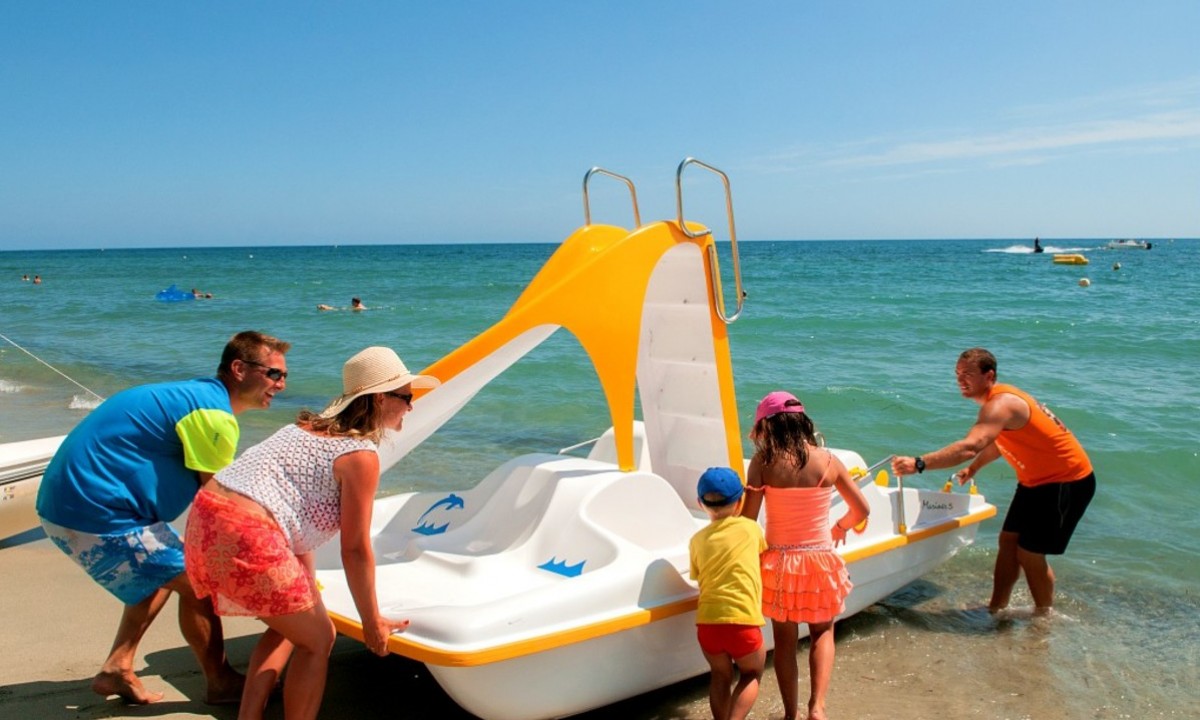 Camping-Marina-d-Erba-Rossa-waterfietsen Camping-Marina-d-Erba-Rossa-waterfietsen