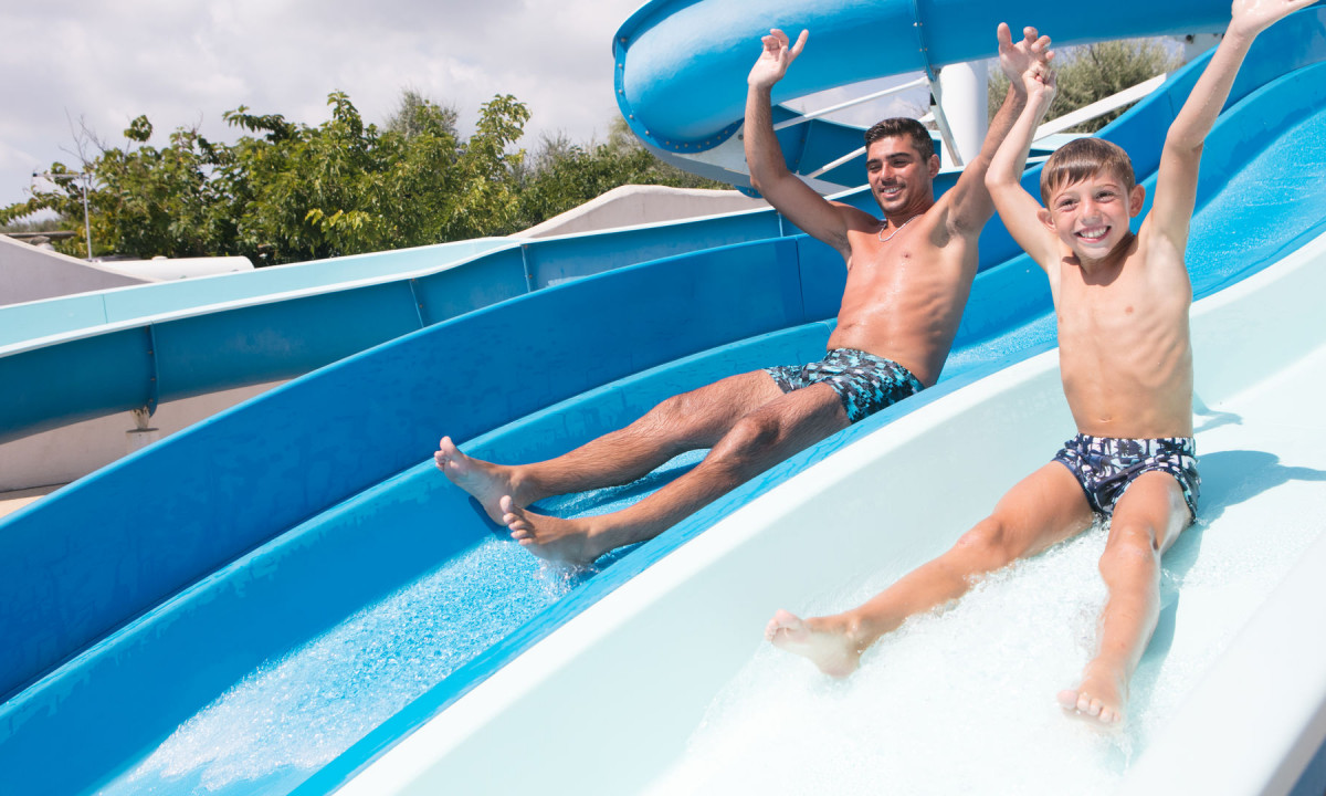 Camping-Le-Clos-du-Rhone-glijbaan Camping-Le-Clos-du-Rhone-glijbaan