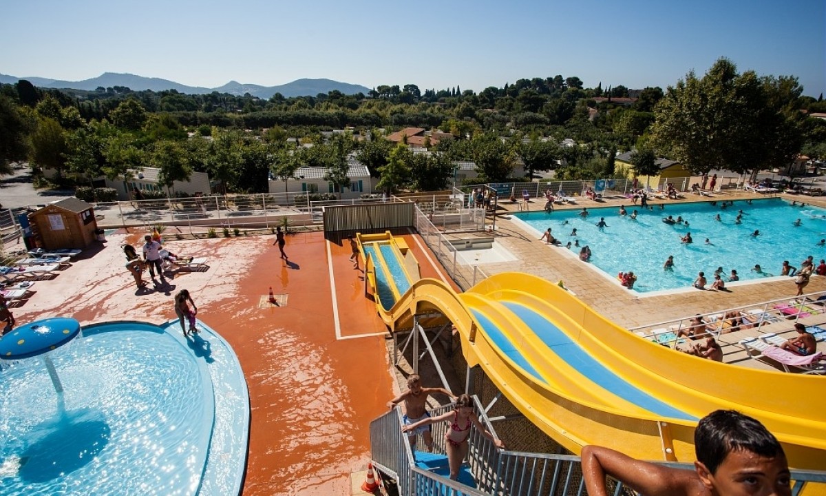 Camping-La-Baie-des-Anges-glijbaan Camping-La-Baie-des-Anges-glijbaan