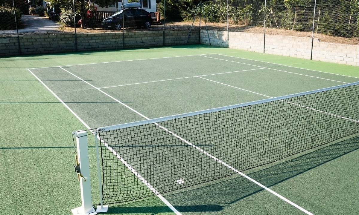 Camping-La-Baie-des-Anges-tennisbaan Camping-La-Baie-des-Anges-tennisbaan