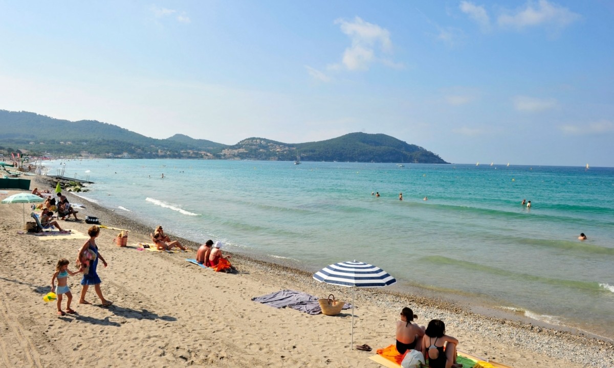 Camping-La-Baie-des-Anges-zandstrand Camping-La-Baie-des-Anges-zandstrand