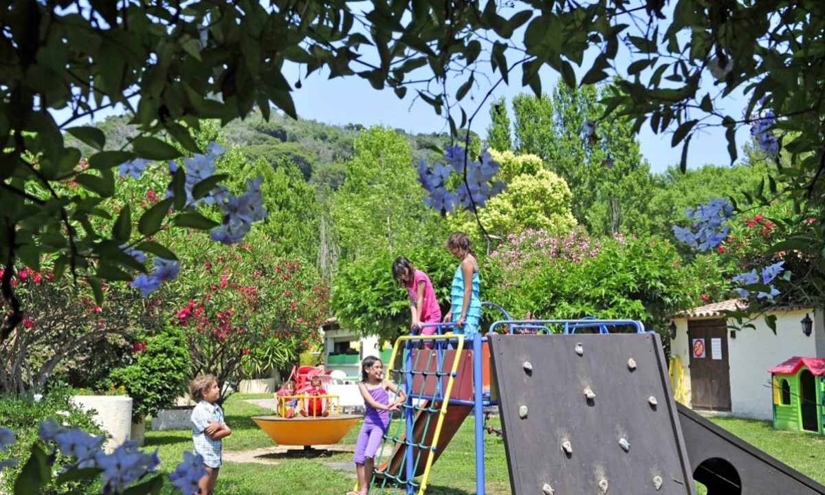 Camping Le Saint Louis in La Roquette-sur-Siagne photo 3
