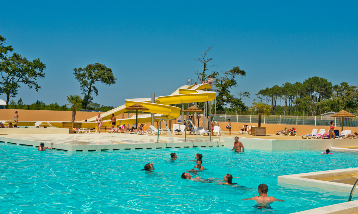 Camping-Les-Oyats-Seignosse-zwembad Camping-Les-Oyats-Seignosse-zwembad