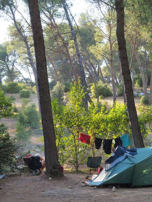 Campingplatz Huttopia Fontvieille in Fontvieille, Provence-Alpes-Côte d'Azur, Frankreich photo 4