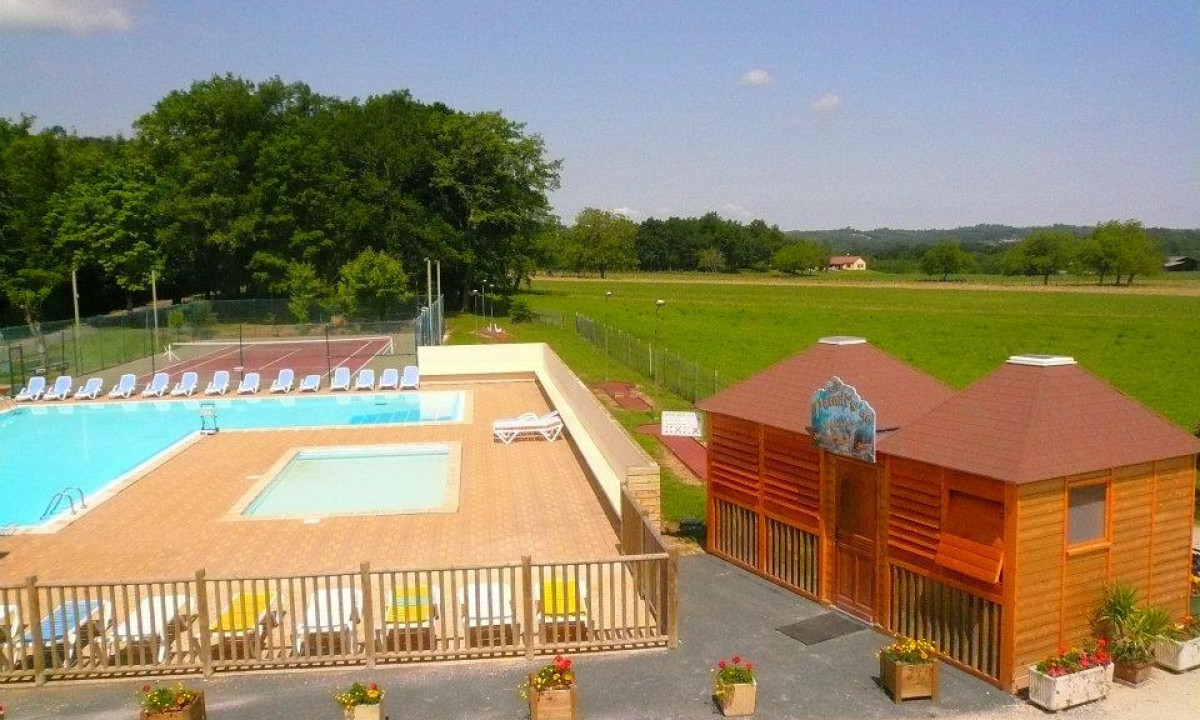 Camping De Maillac in Sainte-Nathalène, Nouvelle-Aquitaine, Frankreich photo 2