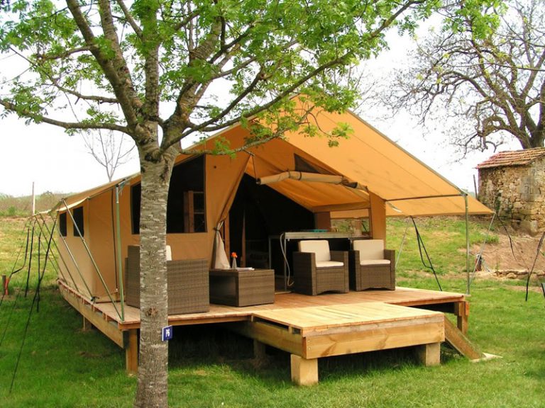 Camping Le Capeyrou Dordogne safaritent 768x576