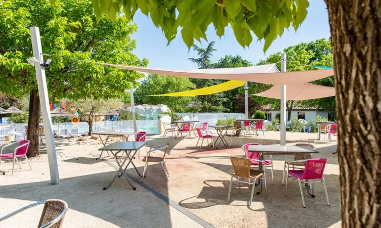 Camping l Évasion Puy l Évêque terras 768x461