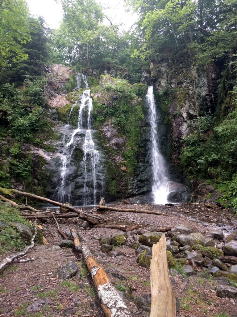 Cascade du Heidenbad waterval in de Vogezen 768x1024