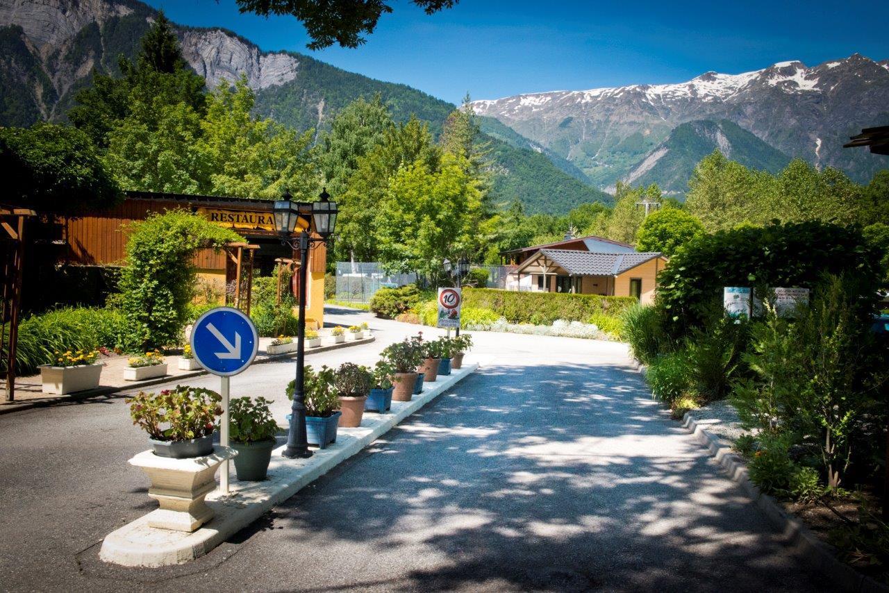 Camping A la Rencontre du Soleil in Le Bourg-d'Oisans, Auvergne-Rhône-Alpes, Frankreich photo 5