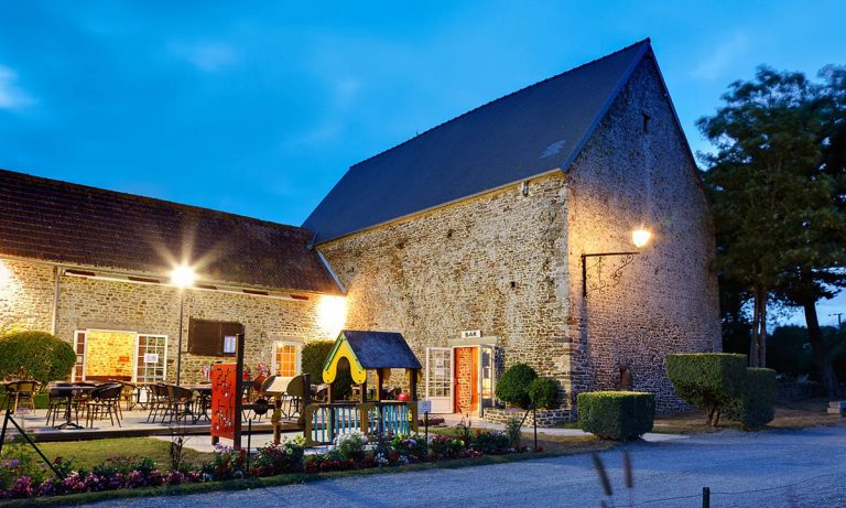Camping Chateau de Lez Eaux chateau 768x461
