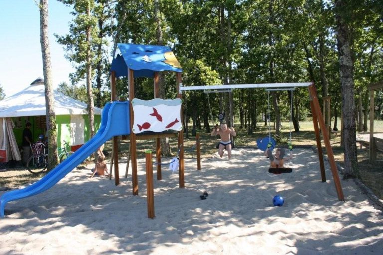 Camping Domaine d Oléron speeltuin 768x512