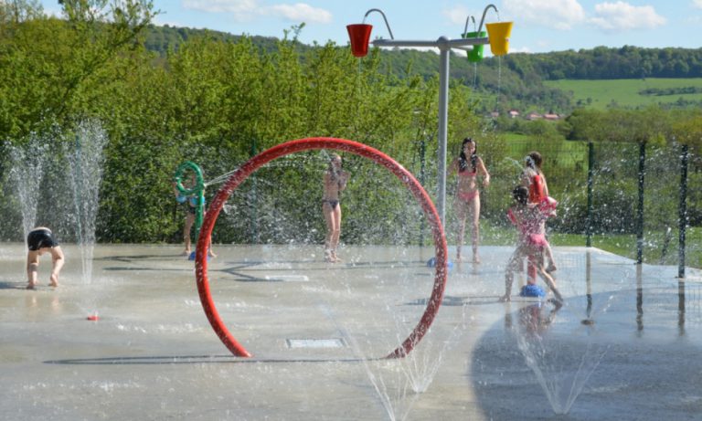 Camping Du Bois de Reveuge waterspeeltuin 768x461