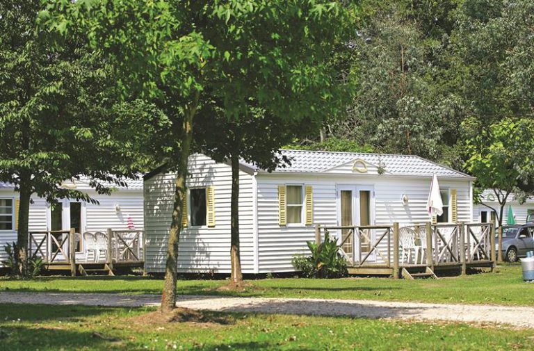 Camping La Ville Huchet stacaravan verhuur 768x505