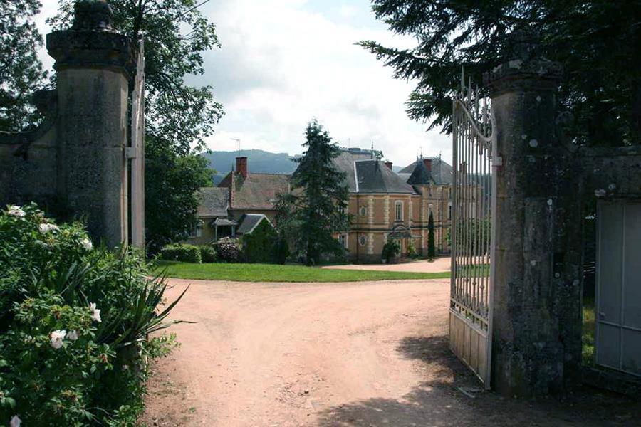 Campingplatz Chateau de Montrouant in Gibles photo 2
