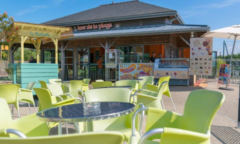Camping Les Mouettes Bretagne terras 768x461