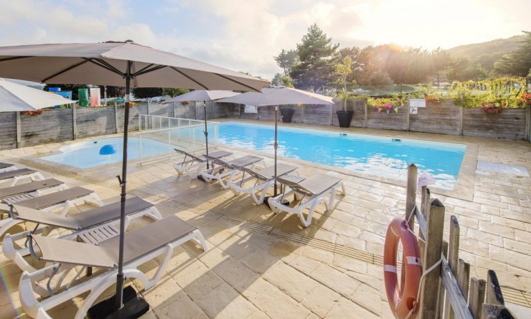 Camping Port lEpine zwembad 2 768x461