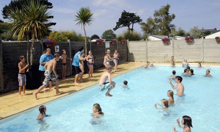 Camping Port lEpine zwembad 768x461