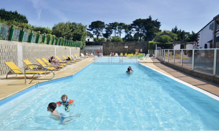 Camping de La Plage La Trinité sur Mer zwembad 768x461