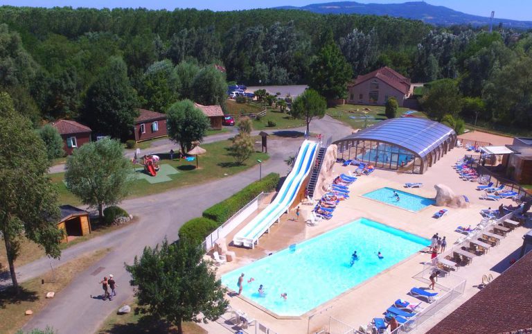 Camping Les Portes Du Beaujolais overzicht 768x482
