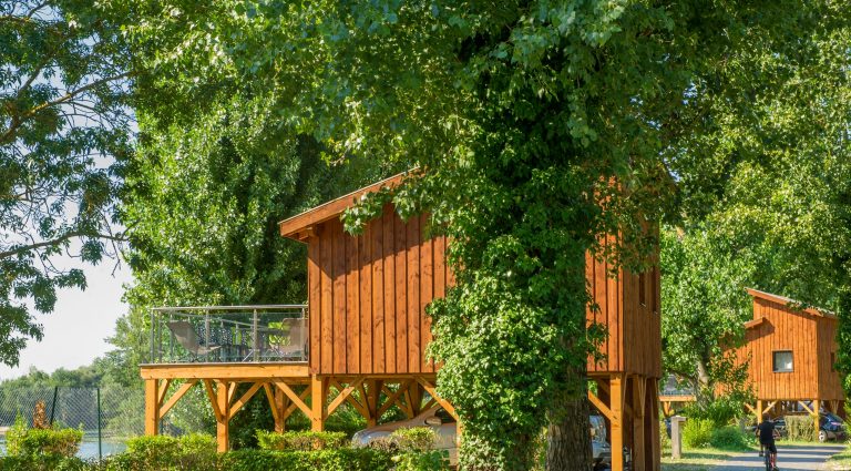 Camping Sites et Paysages Kanopée Village chalet verhuur 768x425