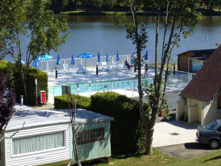 Camping de Montréal zwembad 768x576