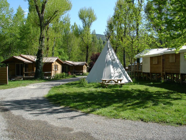 Camping Domaine Provençal tipi huren 768x576