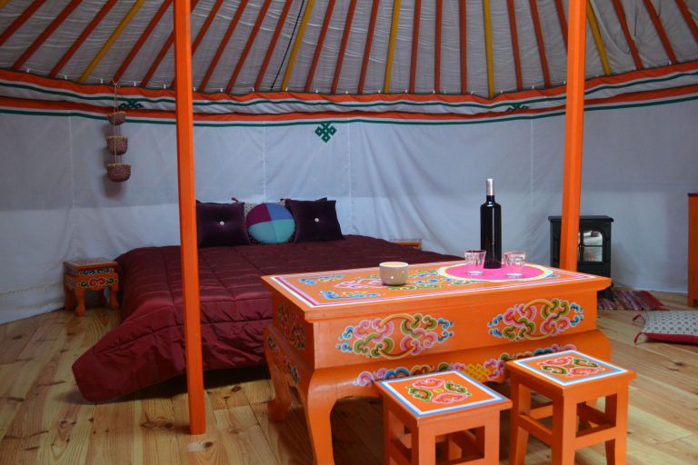Camping Domaine Provençal yurt huren 768x512