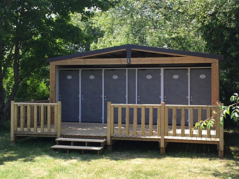 Camping Le Château des Tilleuls sanitair 768x576