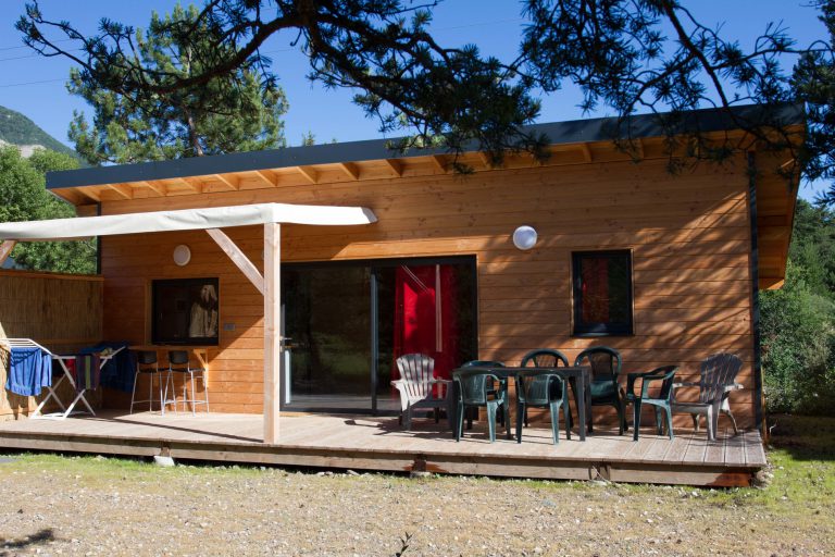 Camping Les rives du Lac Veynes chalet huren 768x512