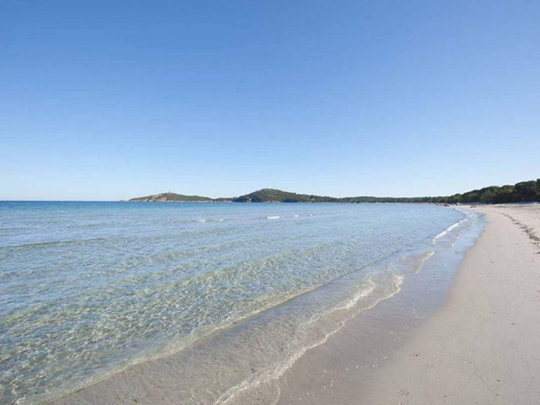 Camping Marina Di Sorbo in Sorbo Ocagnano op Corsica strand 2 768x576
