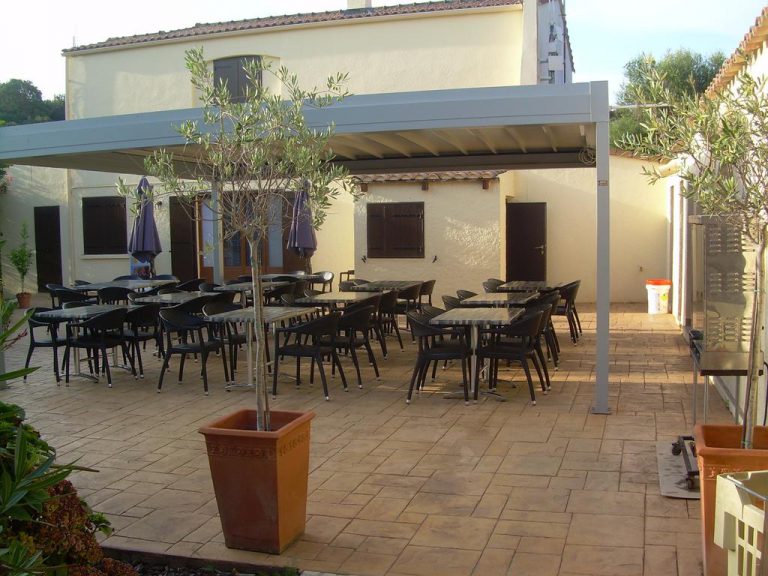 Camping Torraccia in Cargèse op Corsica terras 768x576