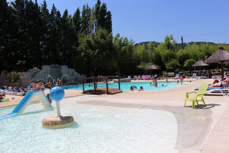 Camping Domaine de Gil Ardeche zwembad 2 768x512