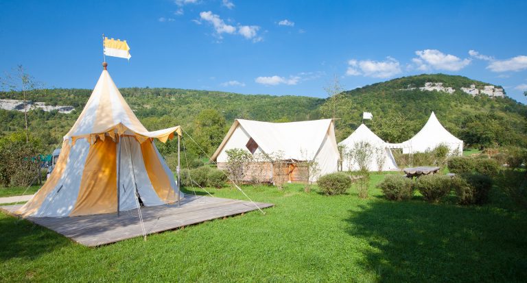 Camping La Roche d Ully tent huren 768x413