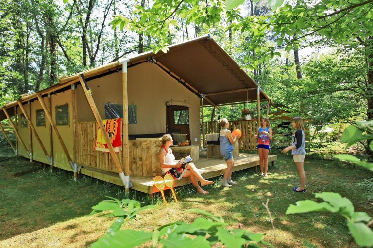 Camping Le Pech Charmant safaritent huren 768x512