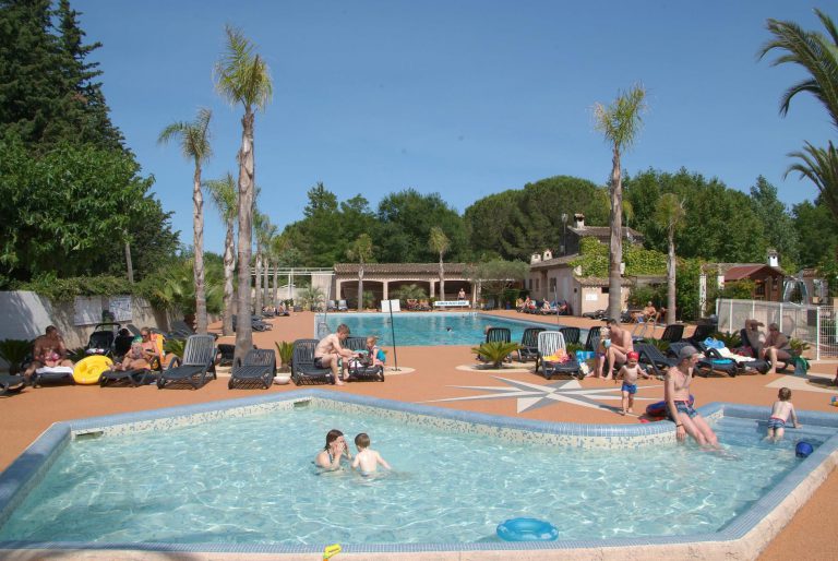 Camping Les Pêcheurs zwemnbad 768x514
