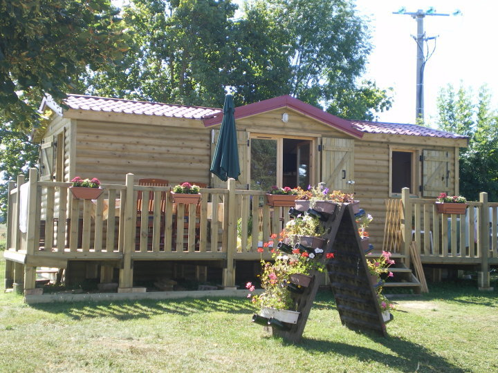 Camping La Croix Badeau stacaravan huren