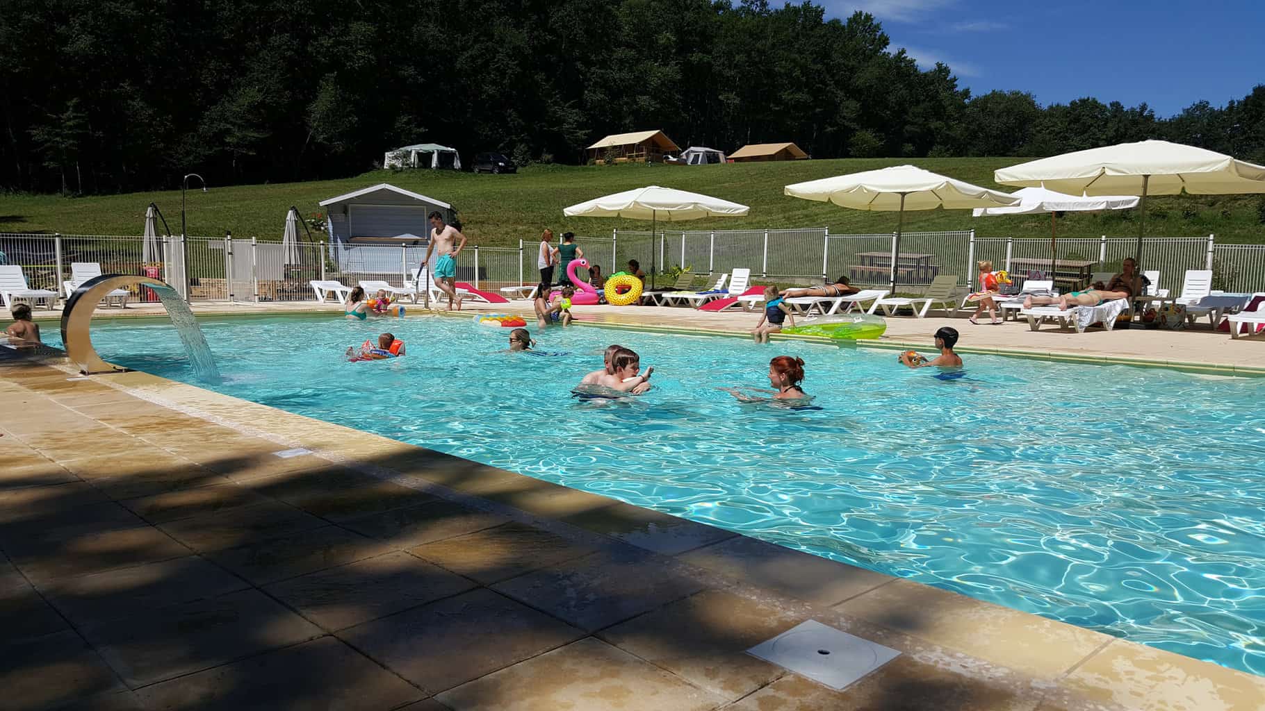 Campingplatz Domaine De Corneuil in Saint-Sulpice-de-Mareuil, Nouvelle-Aquitaine, Frankreich photo 5
