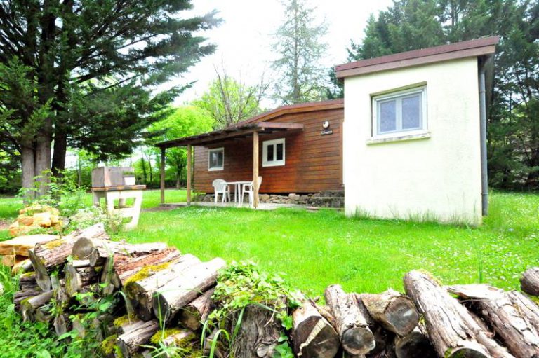 Camping Domaine Papillon chalet huren 768x511