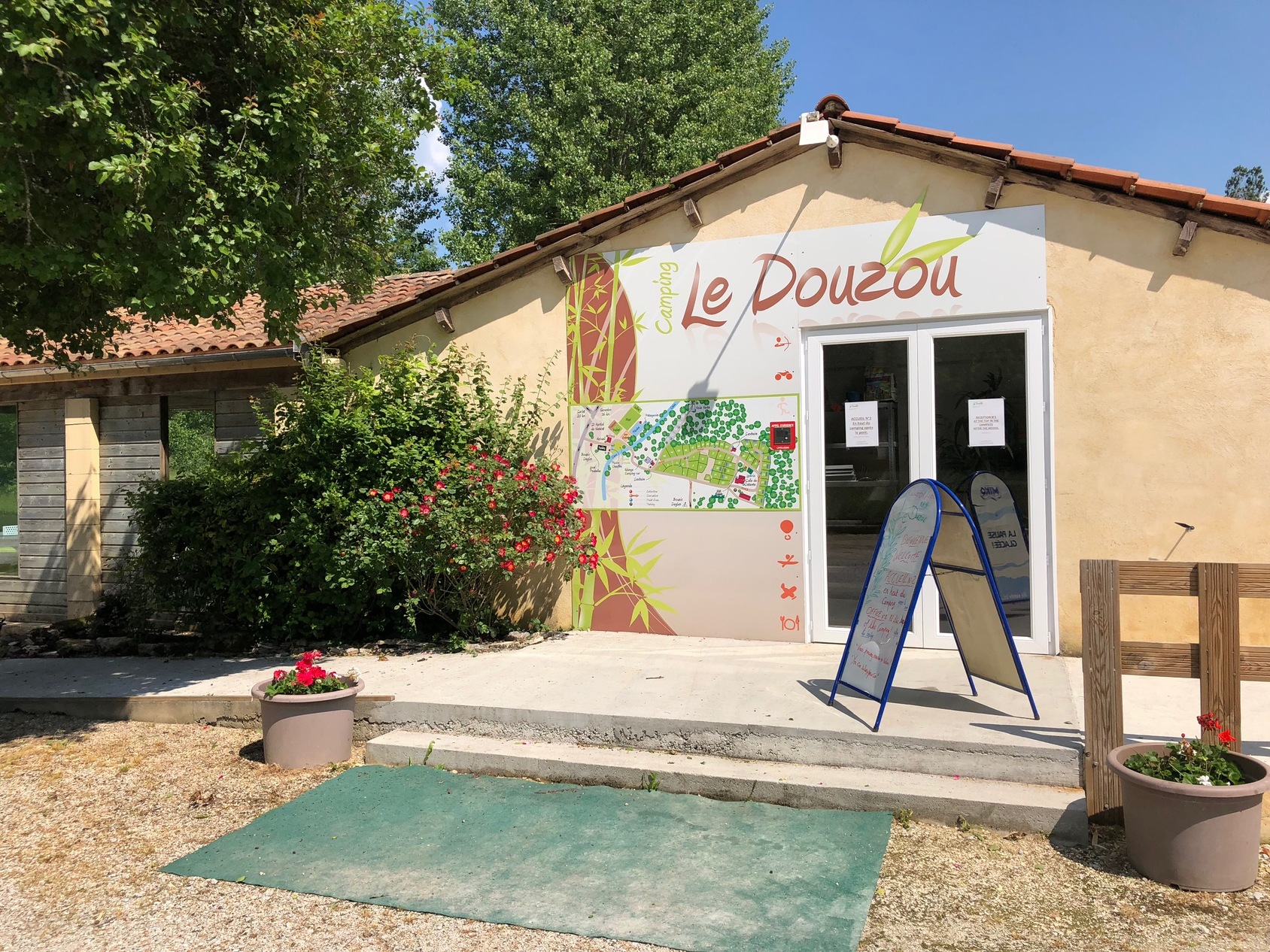 Campingplatz Le Douzou in Bouzic photo 2