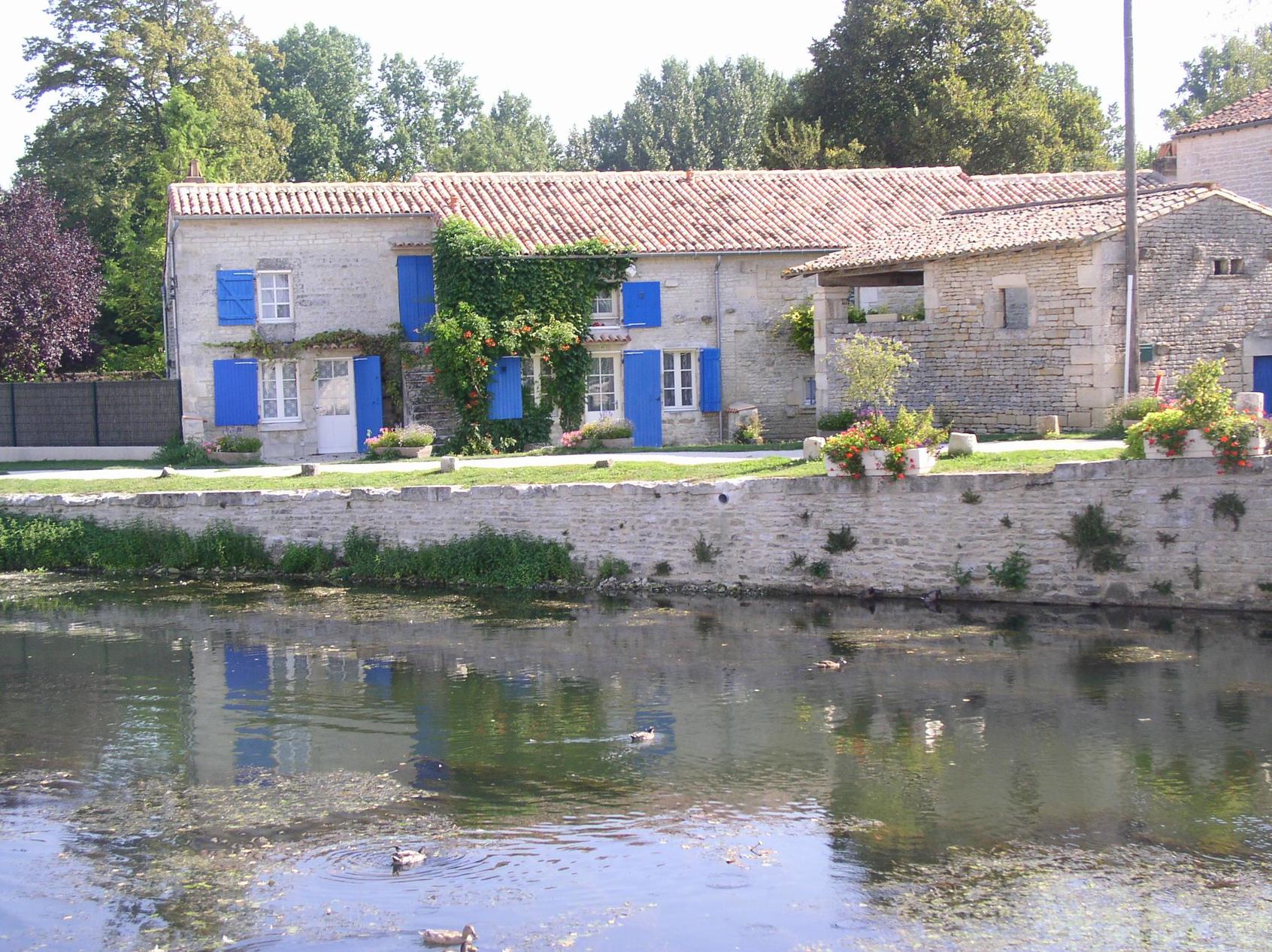 Camping Le Martin Pêcheur in Magné, Nouvelle-Aquitaine, Frankreich photo 2